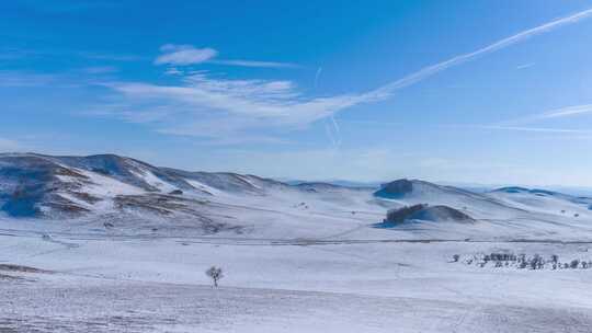 冬季内蒙古乌兰布统蓝天白云雪景