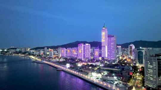 烟台海边夜景 烟台滨海广场灯光秀