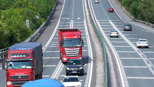 实拍沪昆高速公路车流4k素材