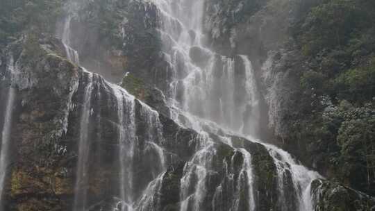 瀑布飞流流水水流冰霜