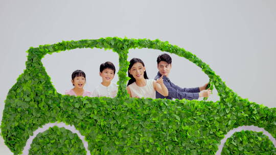 欢乐的一家人驾驶绿色环保汽车出行视频素材模板下载
