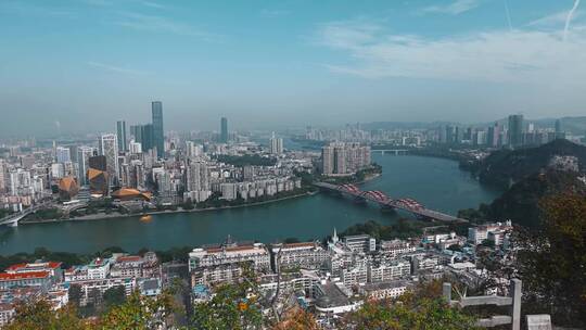 广西柳州马鞍山远眺柳州市区柳江江桥