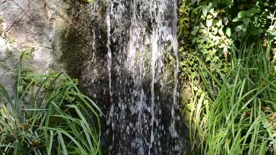 天然泉瀑布