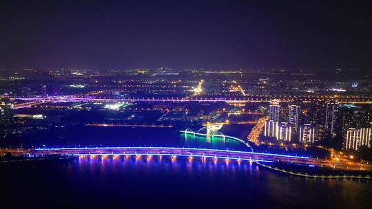 江苏苏州国金中心夜景灯光航拍视频素材模板下载