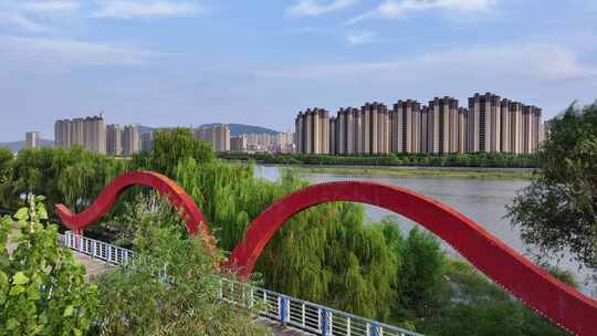 城市天际线楼房居住生态环境河流天空