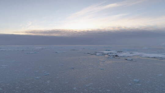 北极极地Brash冰冰川空中俯视图