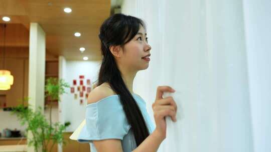 女性居家休闲生活