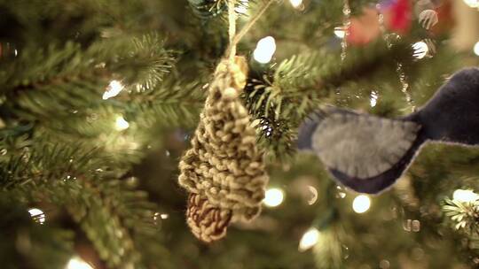 慢镜头拍摄圣诞树视频素材模板下载