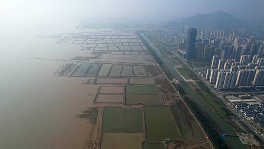 航拍海岛滩涂养殖场