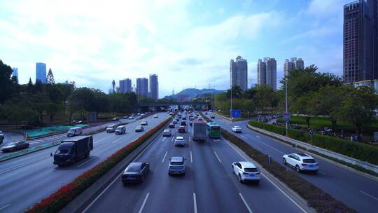 城市道路深圳布心路车流