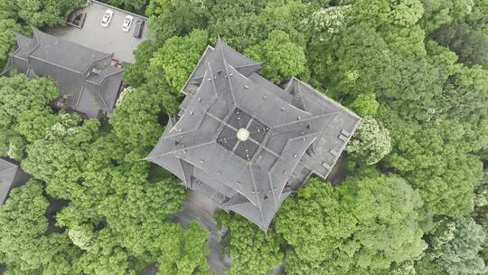 航拍中国浙江杭州西湖雨天城隍阁