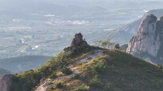 航拍山东烟台牟平区单耳山的秋季风光