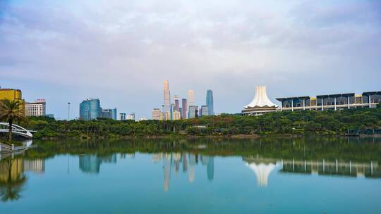 广西南宁民歌湖城市天际线