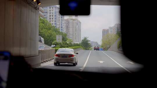 广州驾驶汽车看窗外风景珠江新城