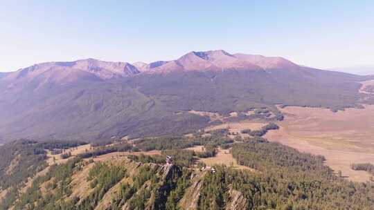 山坡森林观景台航拍