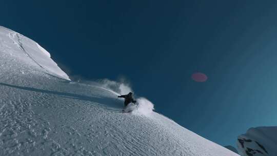 滑雪FPV航拍山顶滑雪雪景极限运动