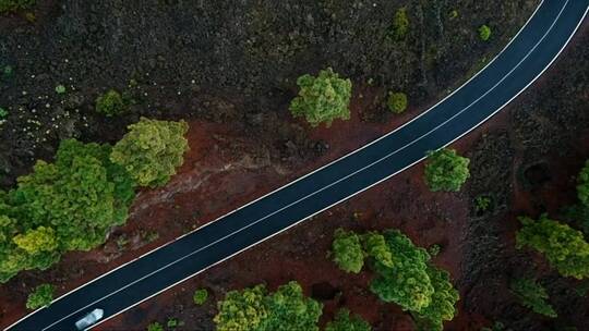 乡村公路的鸟瞰图