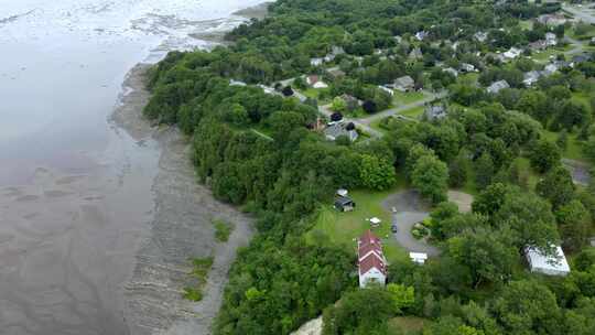 魁北克博蒙特乡村小镇，圣劳伦斯河沿岸，天线