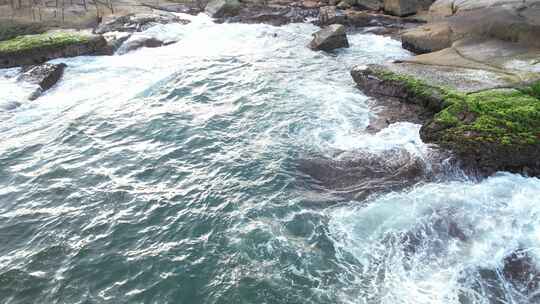 大海惊涛拍岸航拍