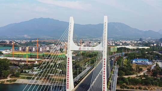 桂林南洲大桥前进左环绕视频素材模板下载