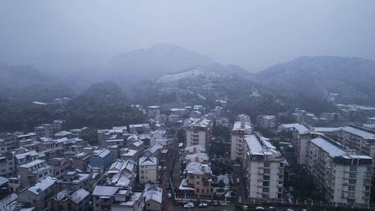 4K雪天冬季城镇航拍素材