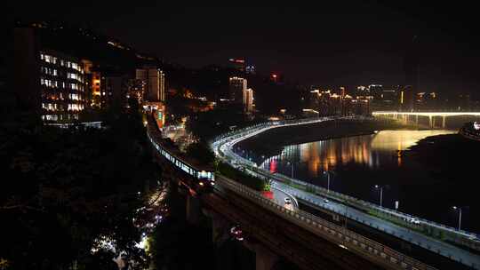 夜晚动车从城市驶过 地铁行驶 重庆轻轨