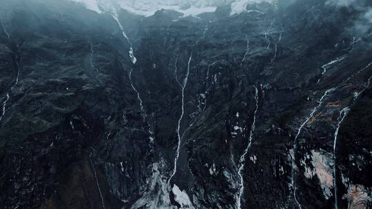 云南雨崩村神瀑航拍