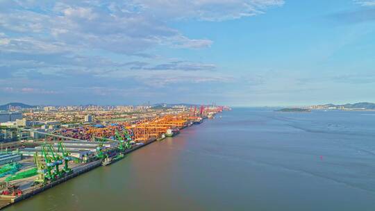 航拍城市货运码头集装箱码头货轮视频素材模板下载