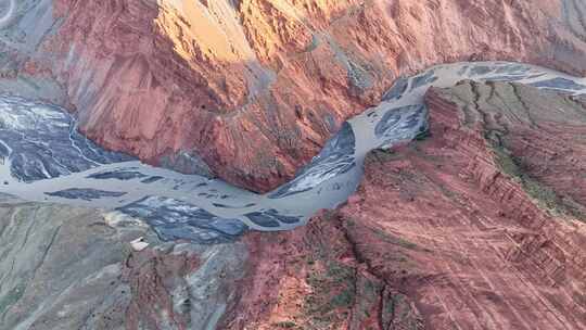 大峡谷悬崖航拍陡峭地貌安集海山谷山脉裂谷