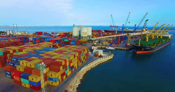 贸易码头港口