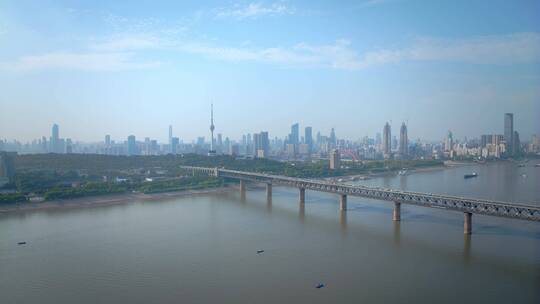 武汉长江大桥与龟山电视塔同框延时