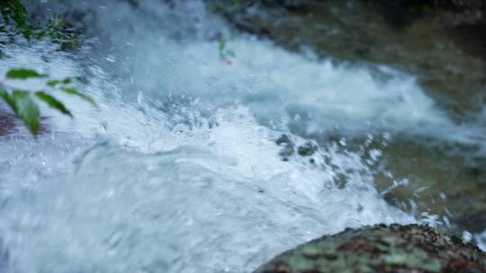 高清4K降水雨季山泉瀑布流水升格视频素材视频素材模板下载