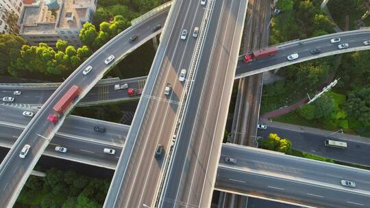 城市交通道路车水马龙