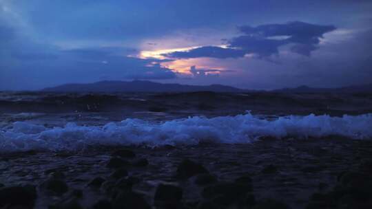 海岸上空雷暴