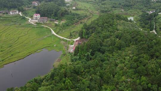 航拍大山山村风景4K实拍视频