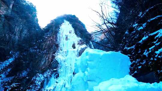 冰碉冰瀑冰锥冰雪大世界旅游