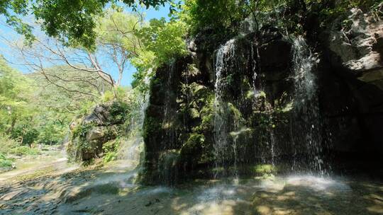 假山流水瀑布泉水小溪