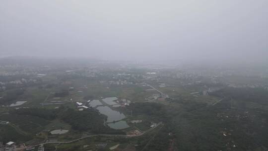 烟雨中的乡村