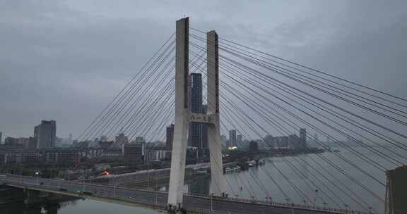 八一大桥城市风光俯瞰