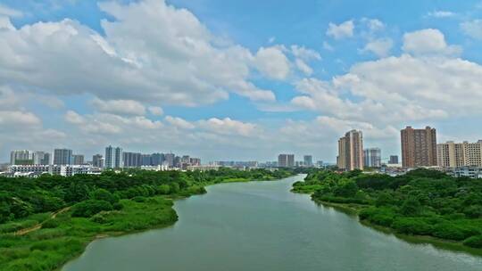 广西南宁相思湖大景蓝天白云航拍