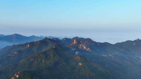 青山远黛间的佛塔山间远景镜头