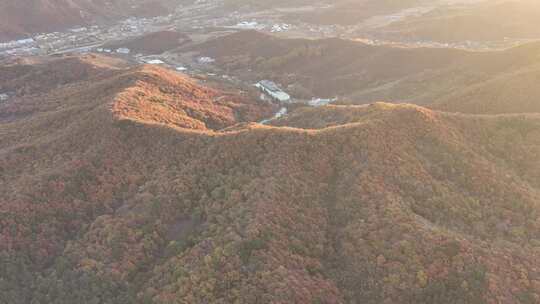 航拍千山秋季彩色山谷