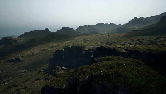 背景为雾天的落基山脉景观视频素材模板下载