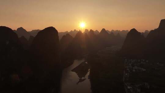 日落时分的桂林风光绝美的山河大地