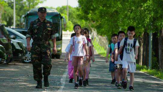 夏利营青少年小朋友国防安全教育壹动训练营