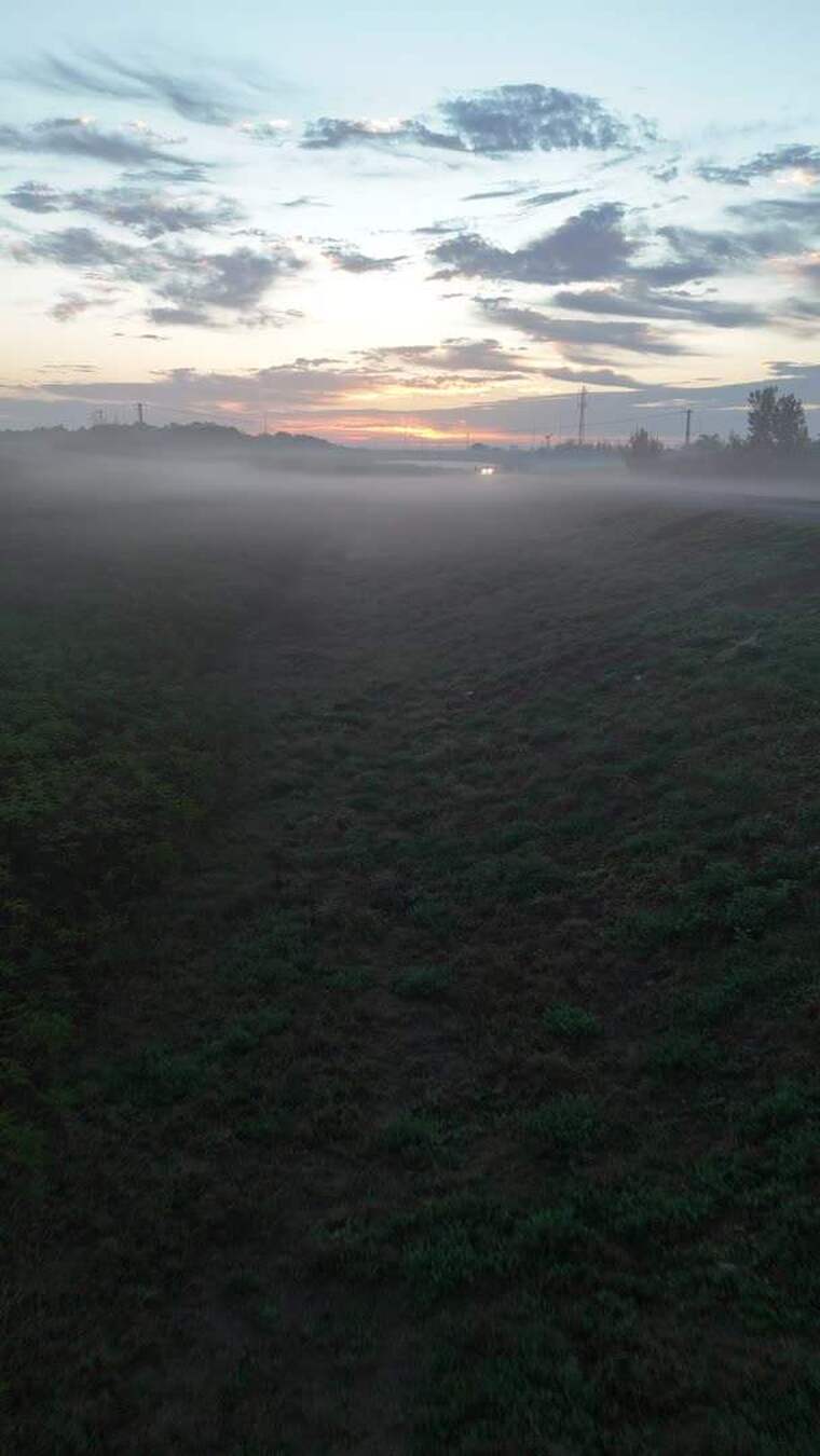 田野清晨云雾与天空景色