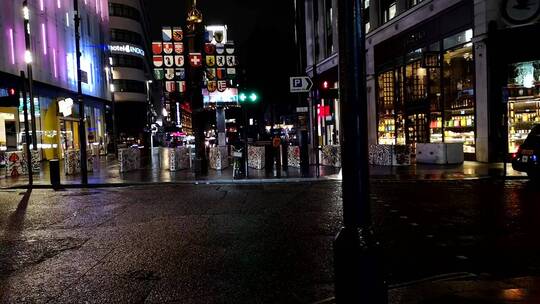 夜晚城市商业街的交通视频素材模板下载