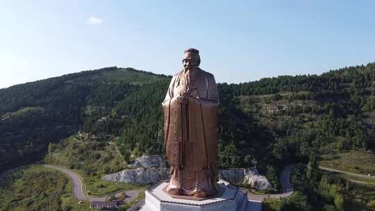 航拍山东曲阜尼山胜境孔子像