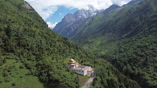 川西四姑娘山雪山峡谷森林航拍