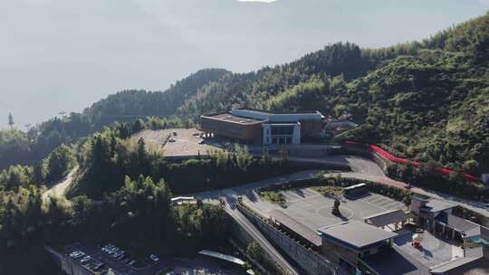 航拍浙江丽水云和梯田 秋天丰收的金色稻田